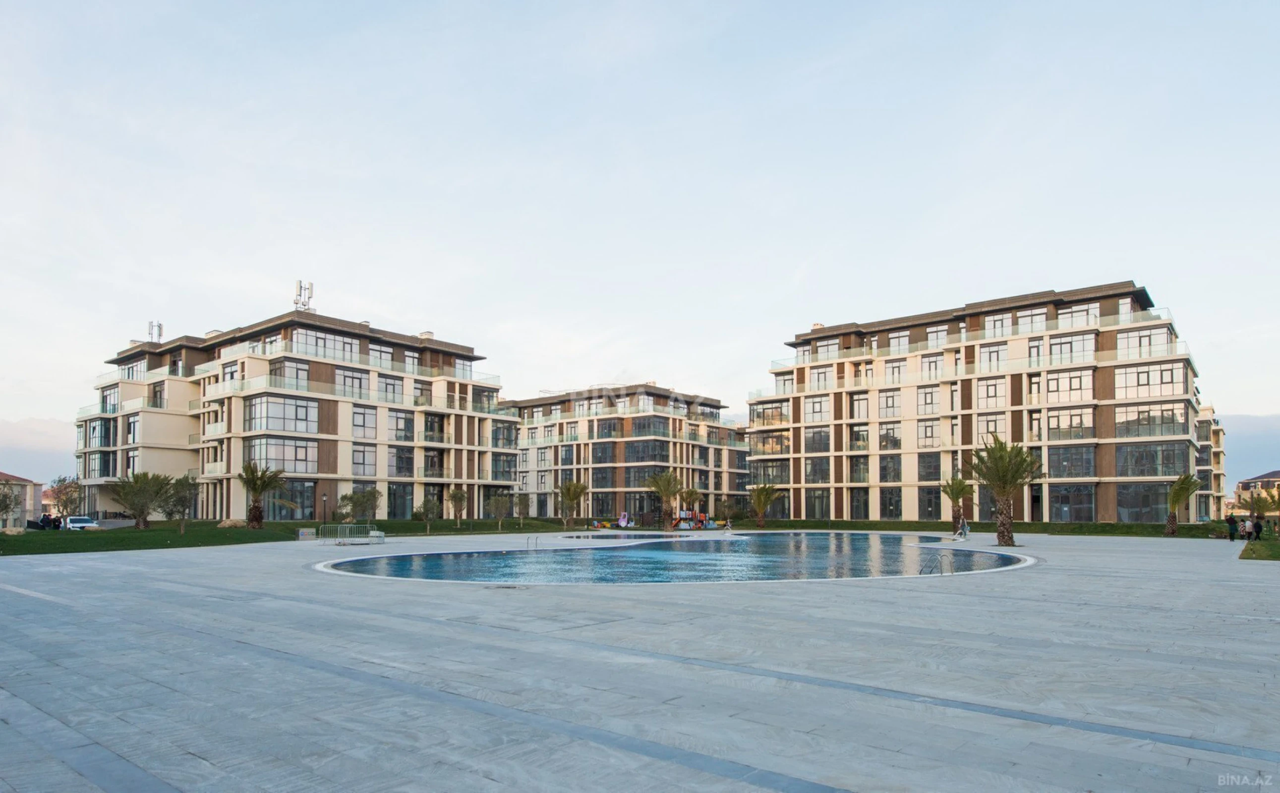 Satılır 2 otaqlı mənzil 102 m²