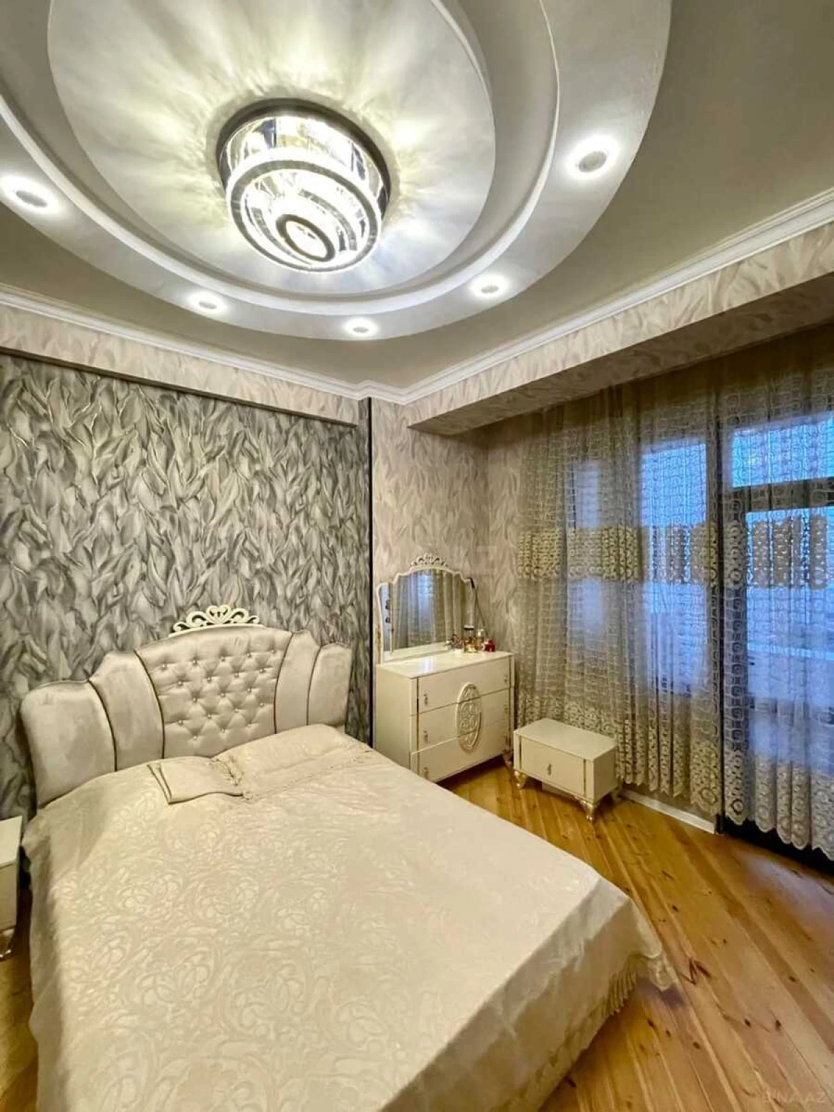 Kirayə verilir 3 otaqlı mənzil 90 m²