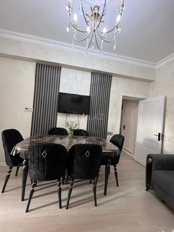 Kirayə verilir 2 otaqlı mənzil 50 m²