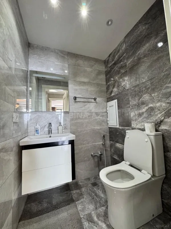 Satılır 3 otaqlı mənzil 146 m²
