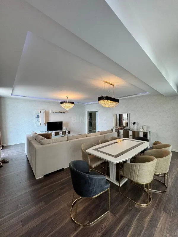 Satılır 3 otaqlı mənzil 146 m²