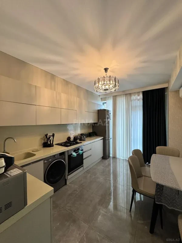 Satılır 3 otaqlı mənzil 146 m²