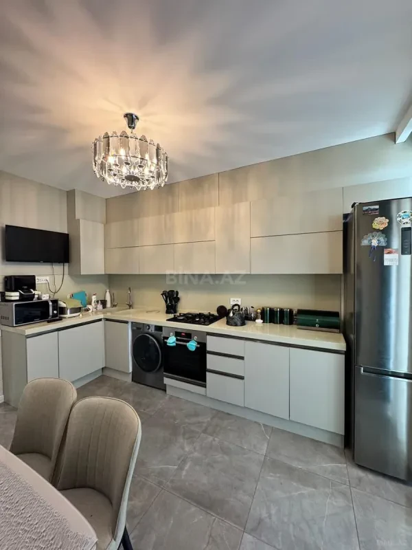 Satılır 3 otaqlı mənzil 146 m²