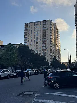 Satılır 4 otaqlı mənzil 160 m² — Bakı, İnşaatçılar 4 otaq 160.00 m²