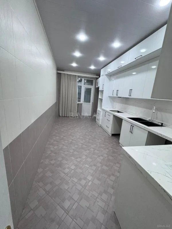 Satılır 4 otaqlı mənzil 160 m²