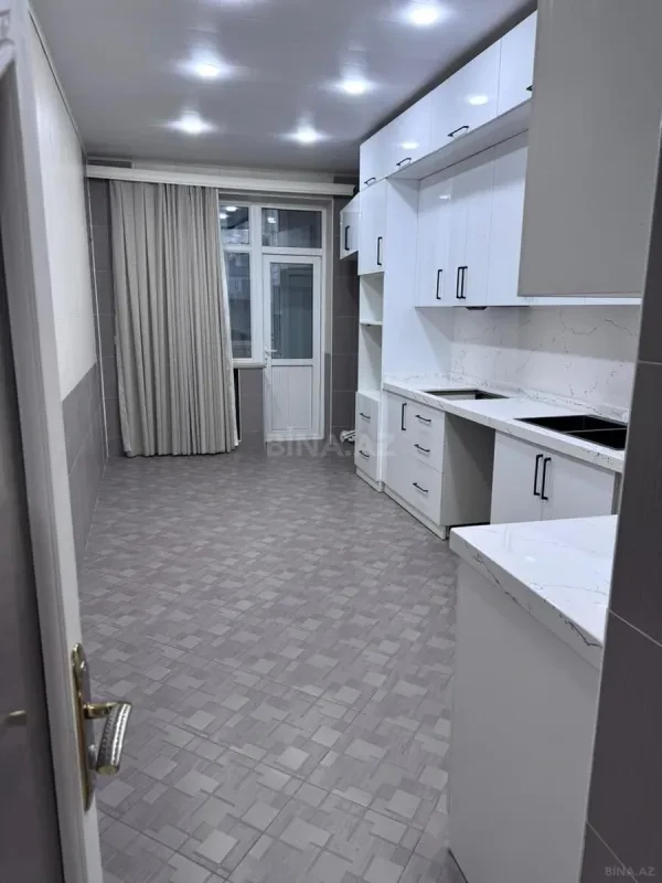 Satılır 4 otaqlı mənzil 160 m²