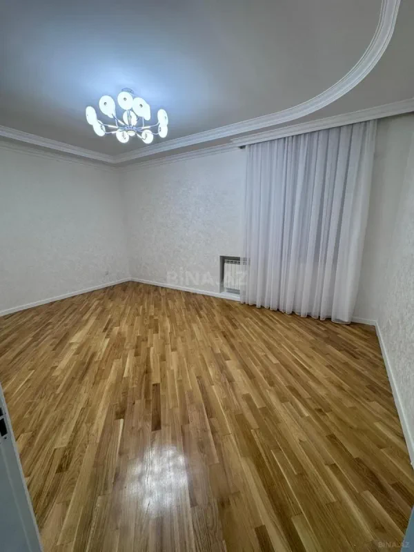 Satılır 4 otaqlı mənzil 160 m²