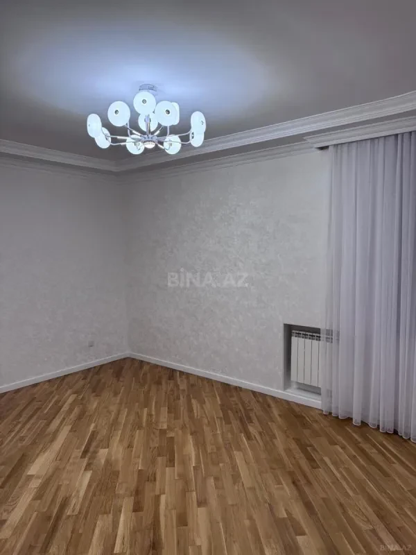 Satılır 4 otaqlı mənzil 160 m²