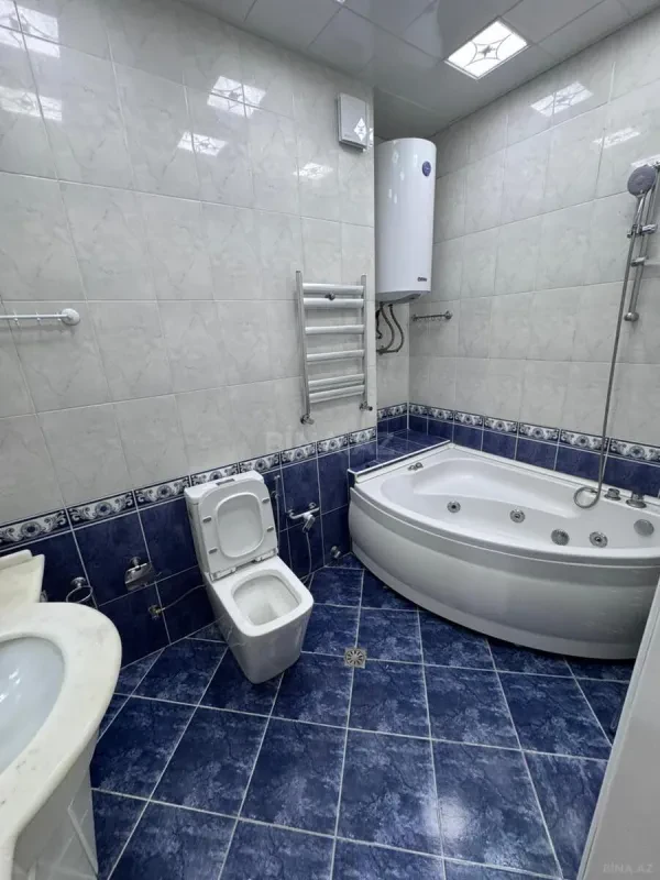 Satılır 4 otaqlı mənzil 160 m²