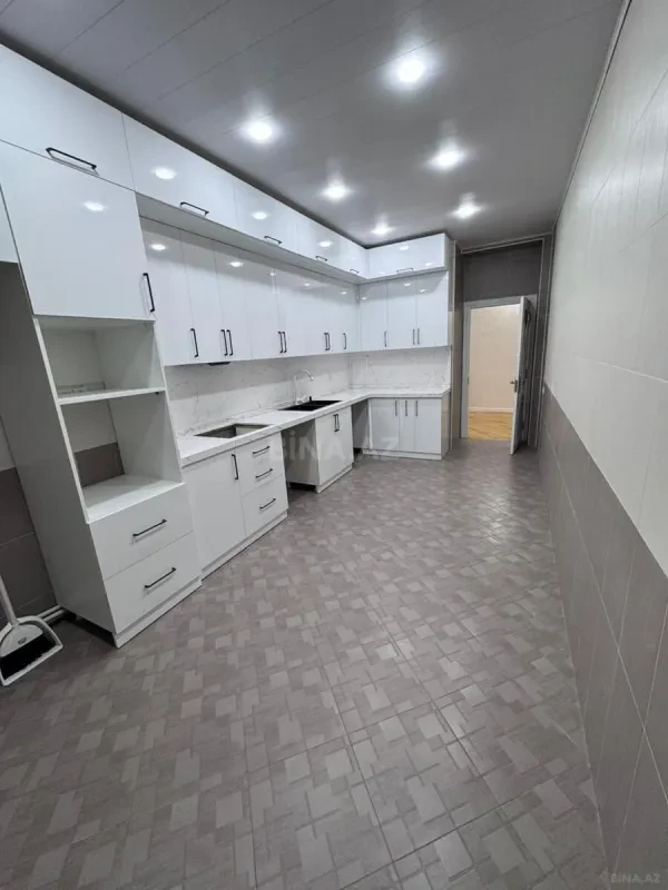 Satılır 4 otaqlı mənzil 160 m²