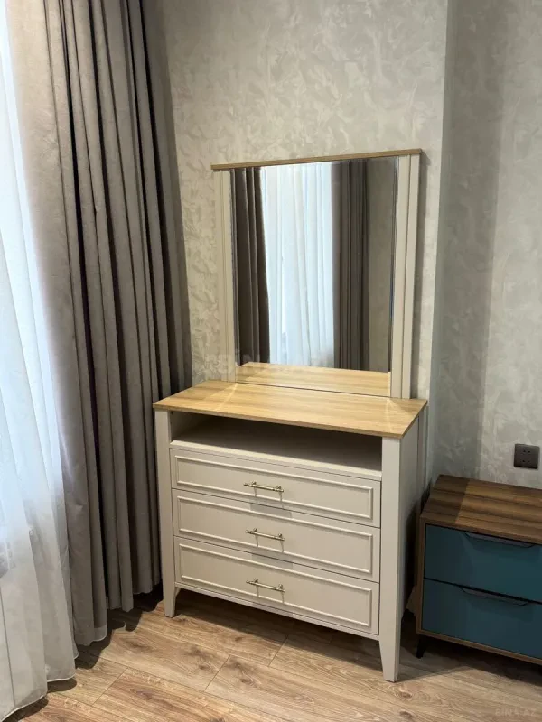 Satılır 3 otaqlı mənzil 98 m²