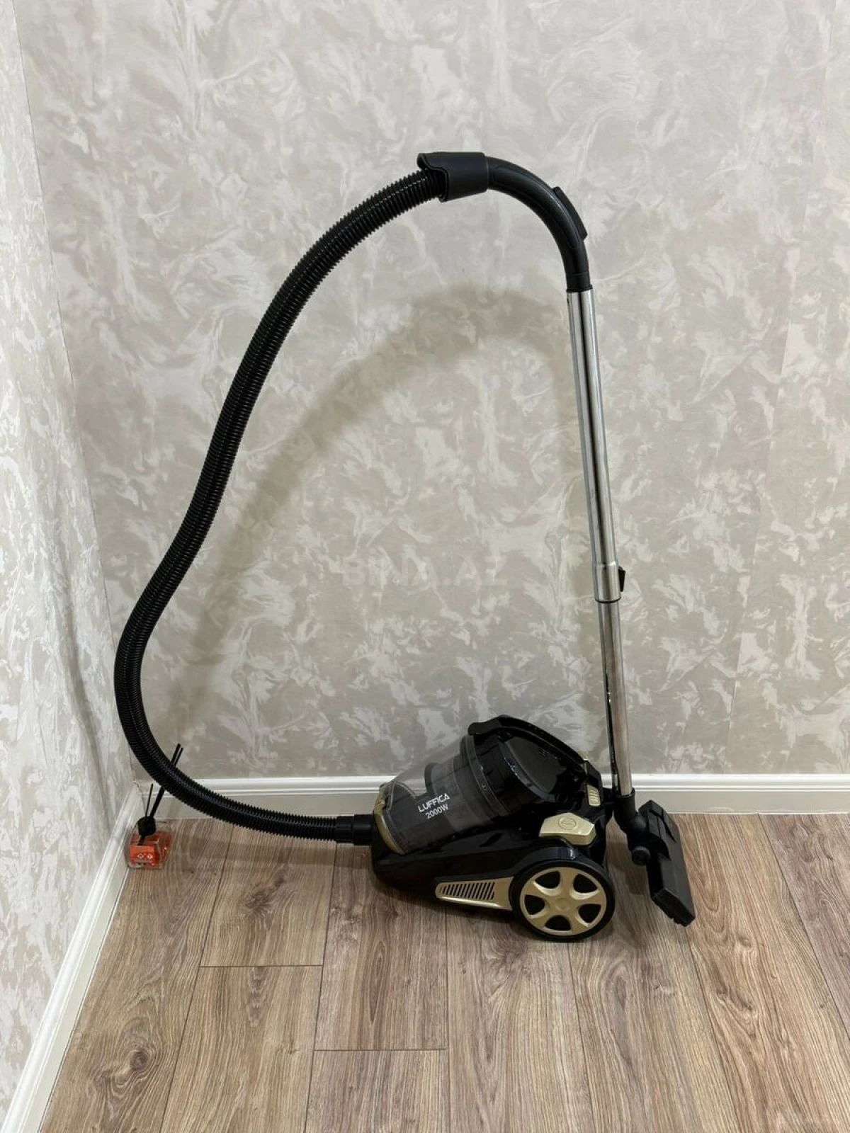 Satılır 3 otaqlı mənzil 98 m²