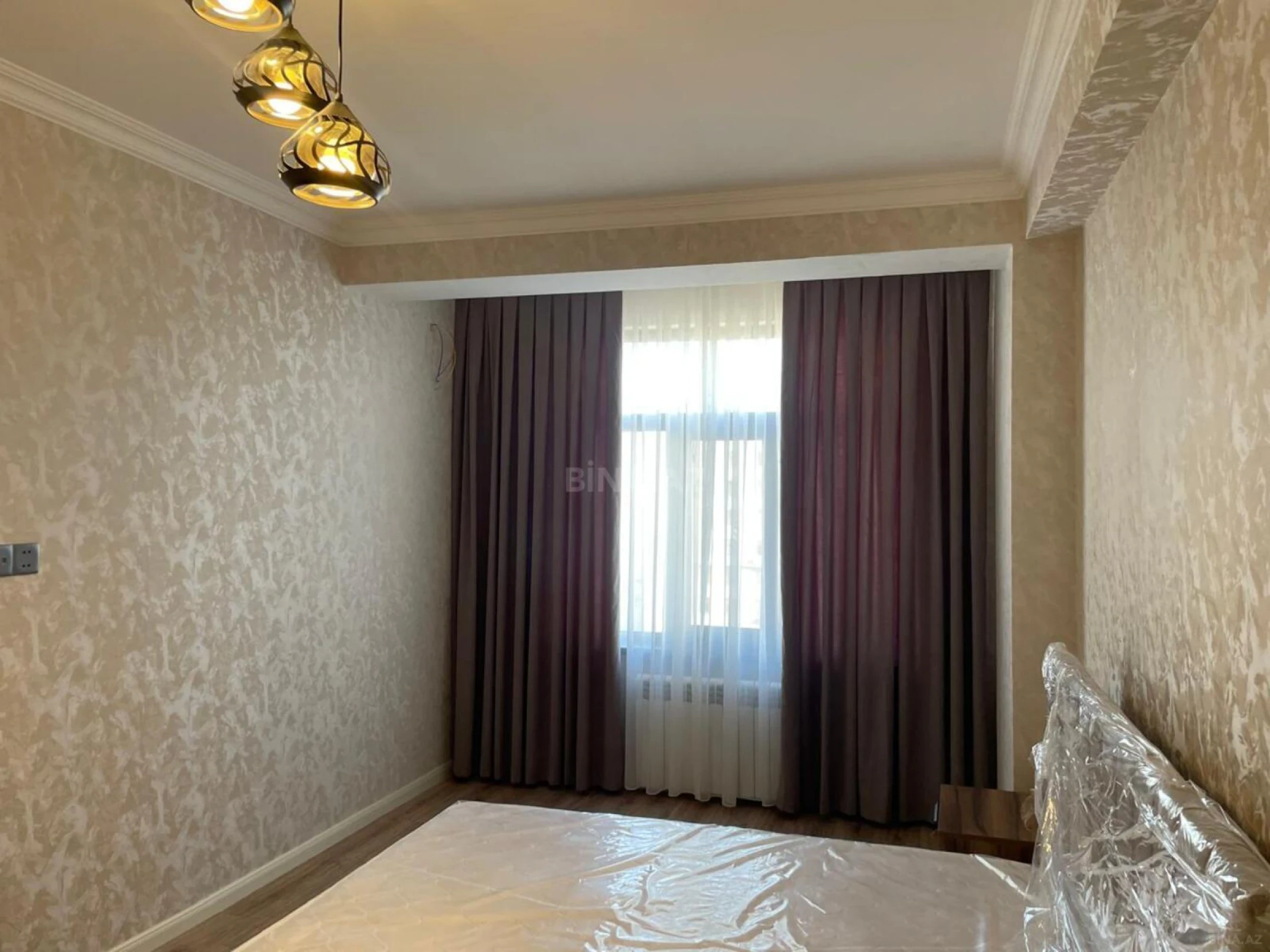 Satılır 3 otaqlı mənzil 98 m²