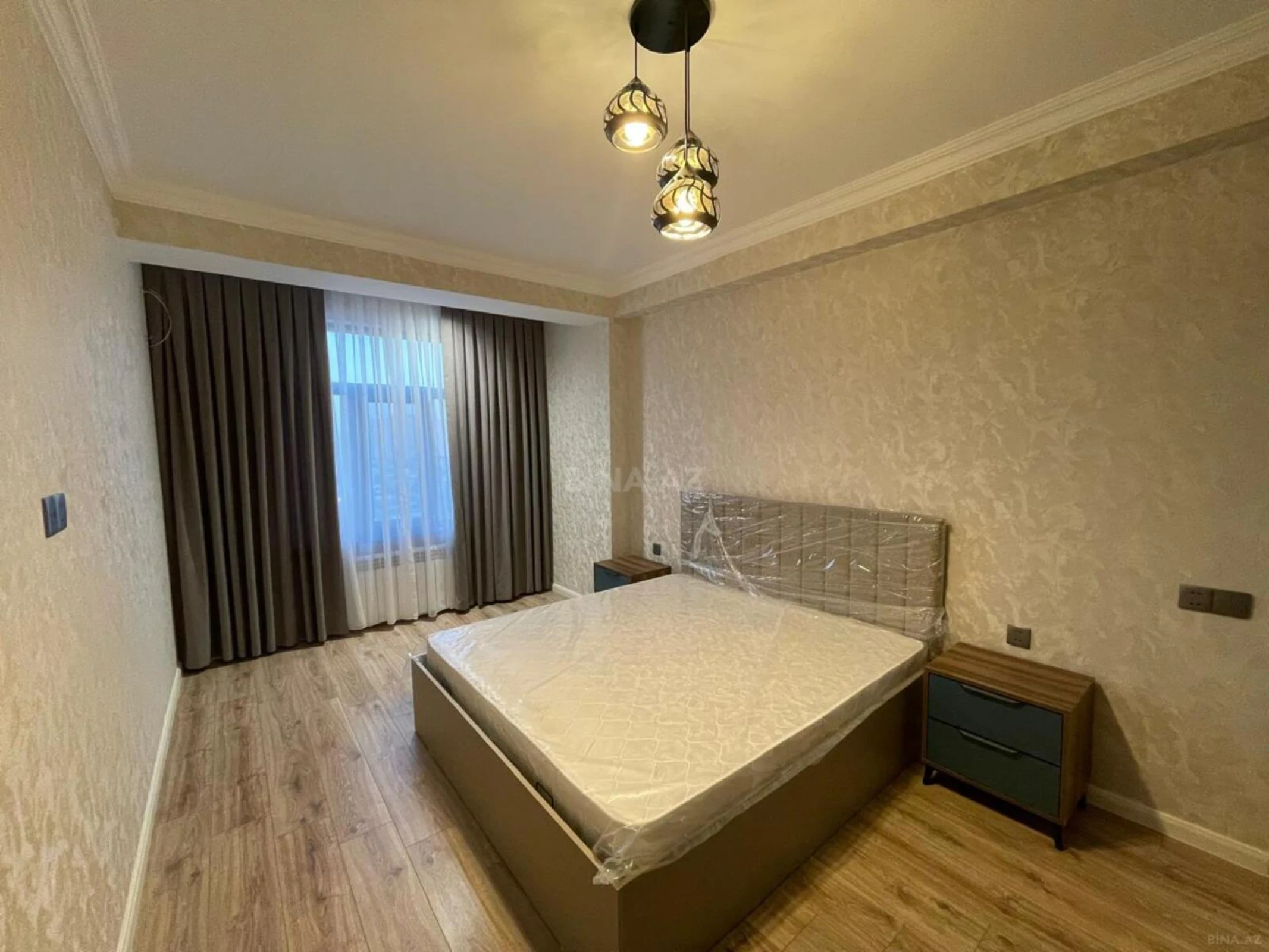 Satılır 3 otaqlı mənzil 98 m²