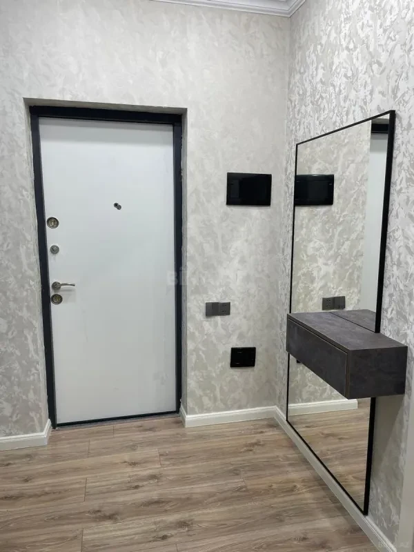 Satılır 3 otaqlı mənzil 98 m²
