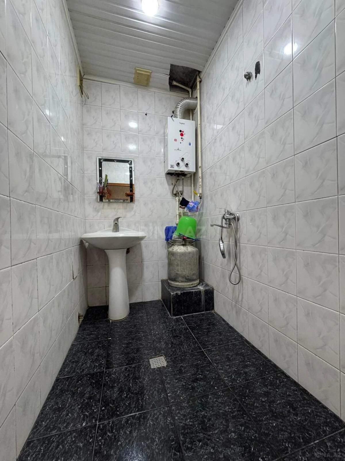 Satılır 2 otaqlı mənzil 65 m²