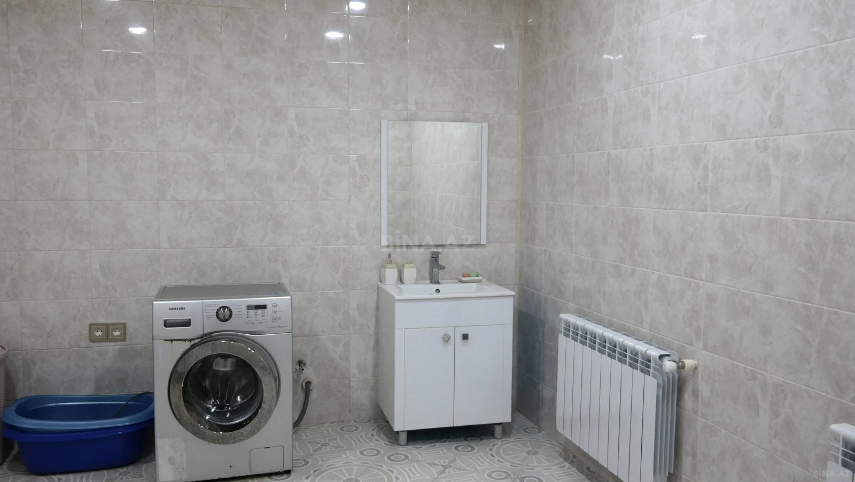 Satılır 8 otaqlı həyət evi 311 m²