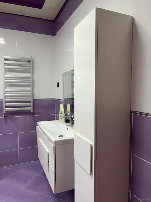 Satılır 8 otaqlı həyət evi 311 m²