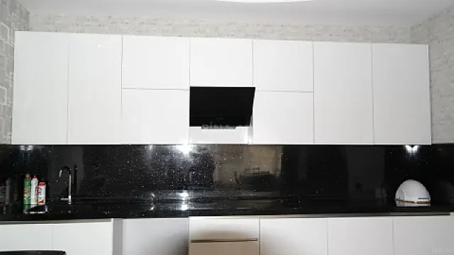 Satılır 8 otaqlı həyət evi 311 m²
