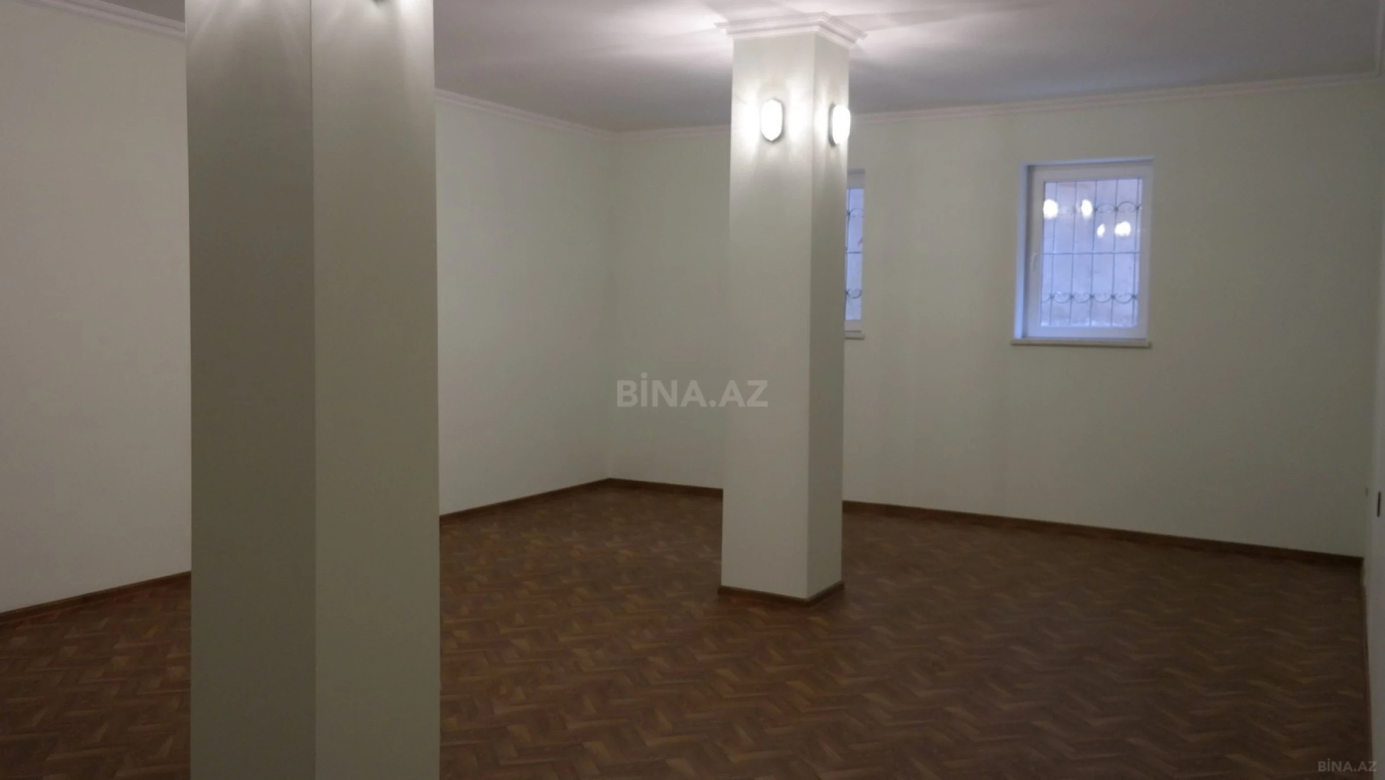 Satılır 8 otaqlı həyət evi 311 m²