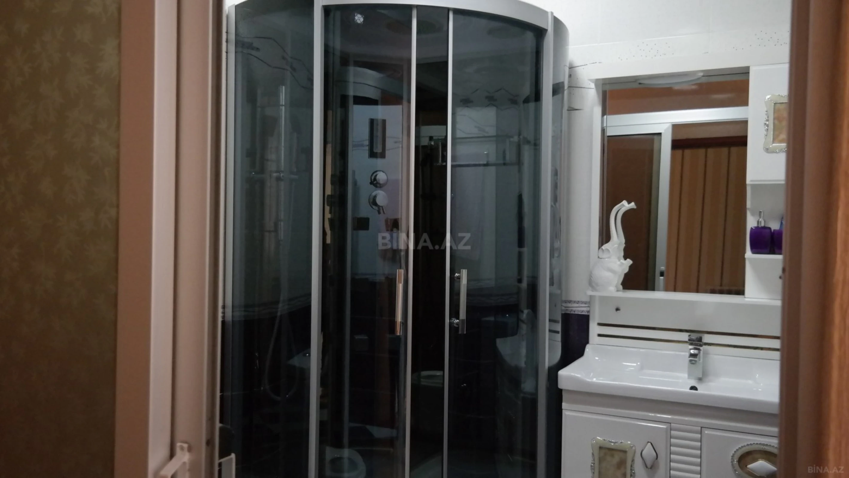 Satılır 8 otaqlı həyət evi 311 m²