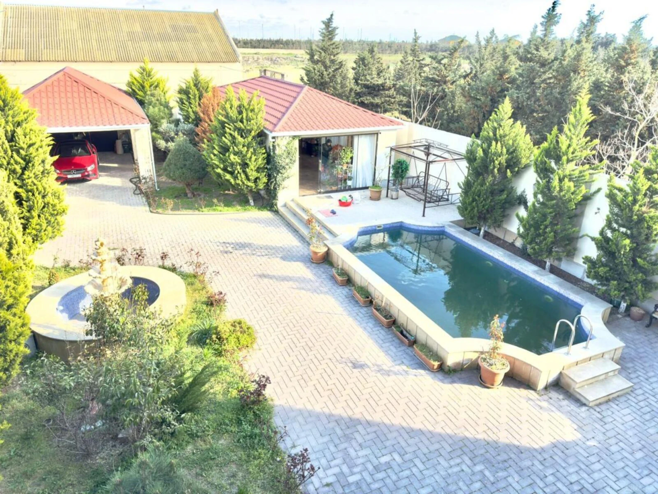 Satılır 7 otaqlı həyət evi 365 m²