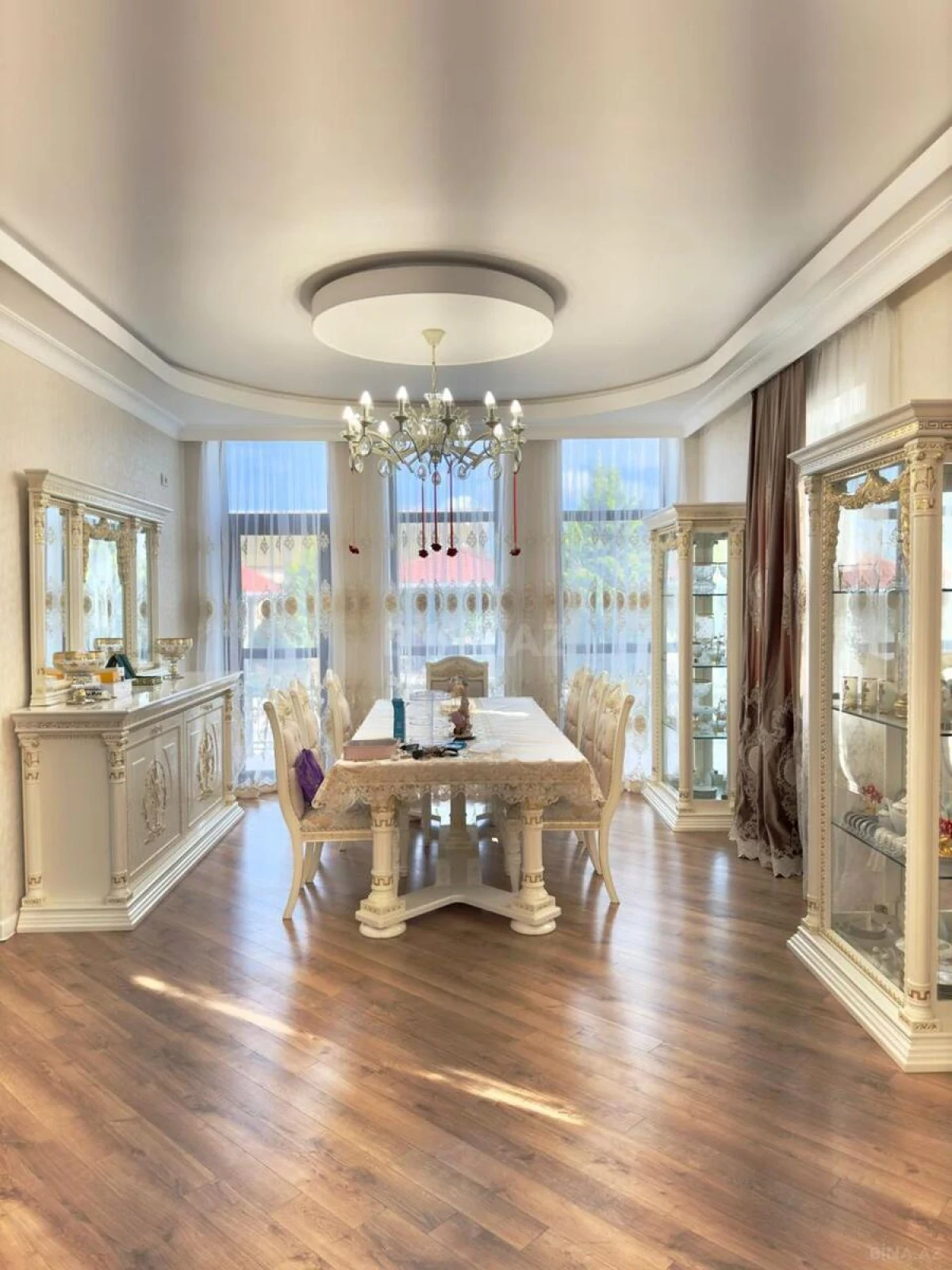 Satılır 7 otaqlı həyət evi 365 m²