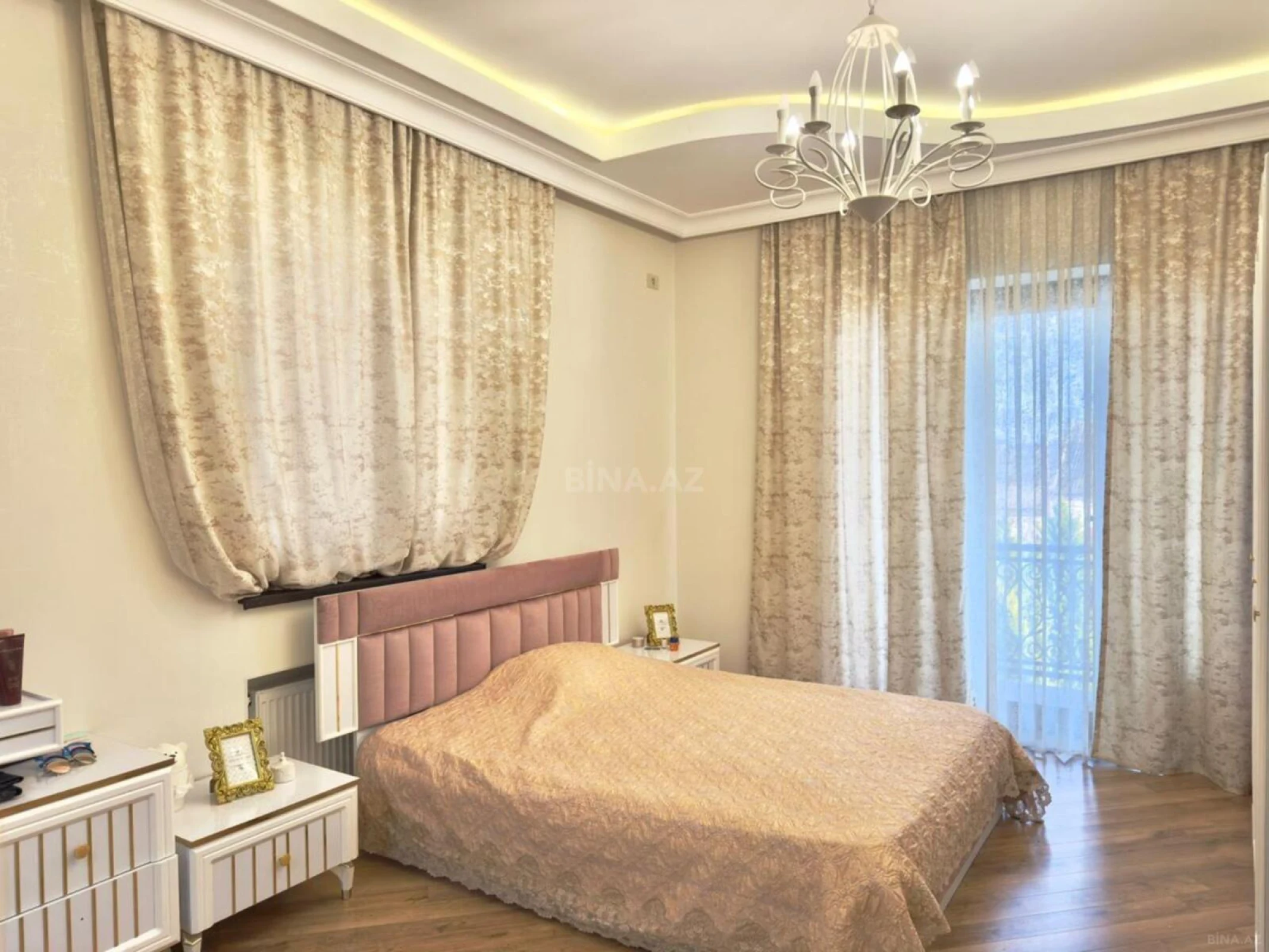 Satılır 7 otaqlı həyət evi 365 m²