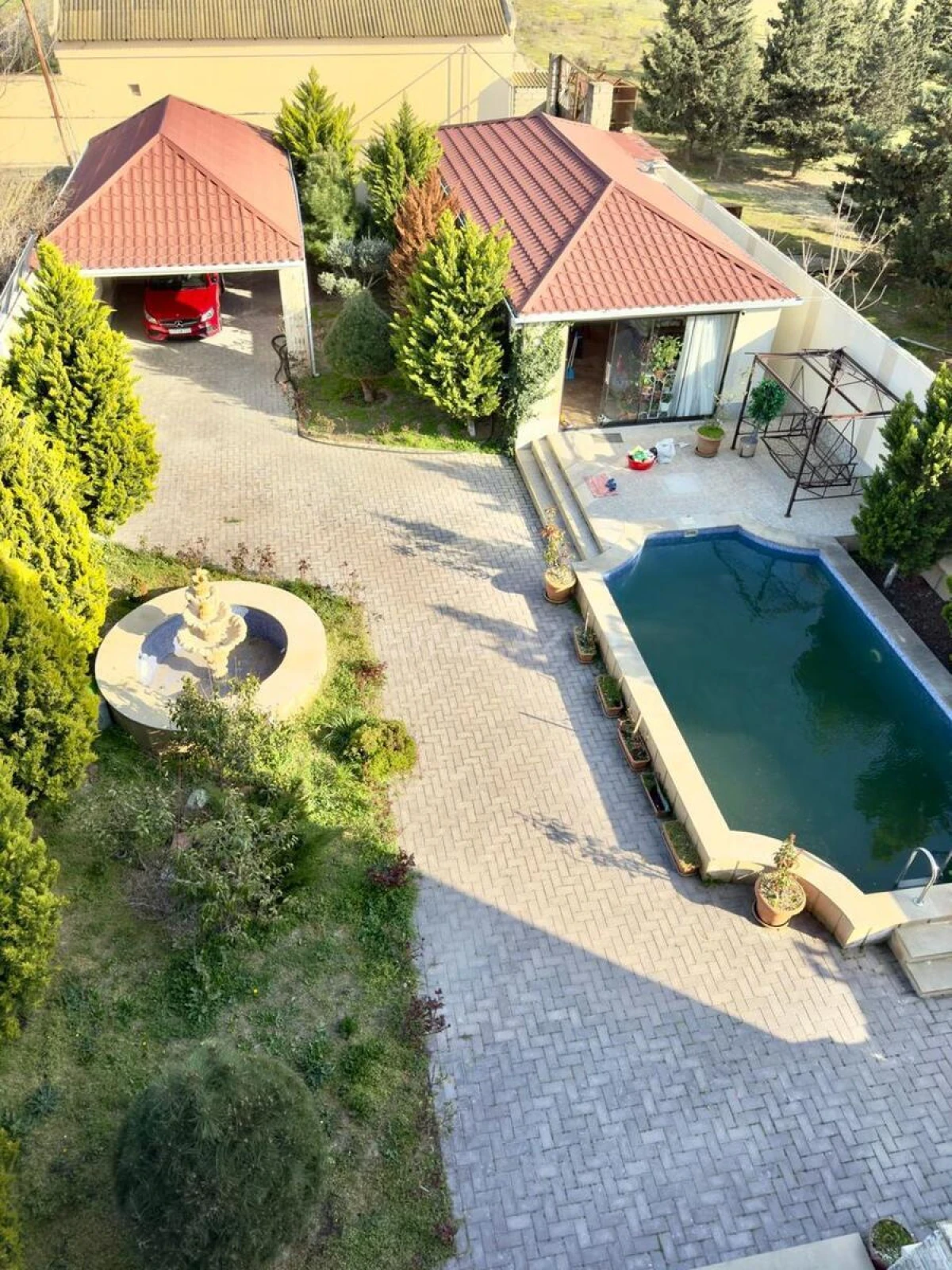 Satılır 7 otaqlı həyət evi 365 m²