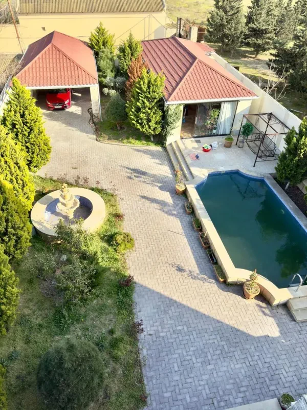 Satılır 7 otaqlı həyət evi 365 m²