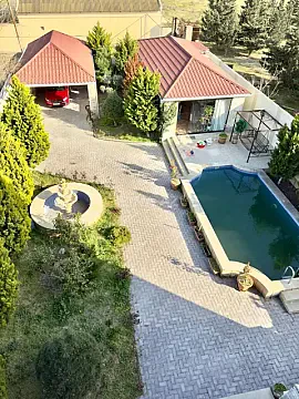 Satılır 7 otaqlı həyət evi 365 m²