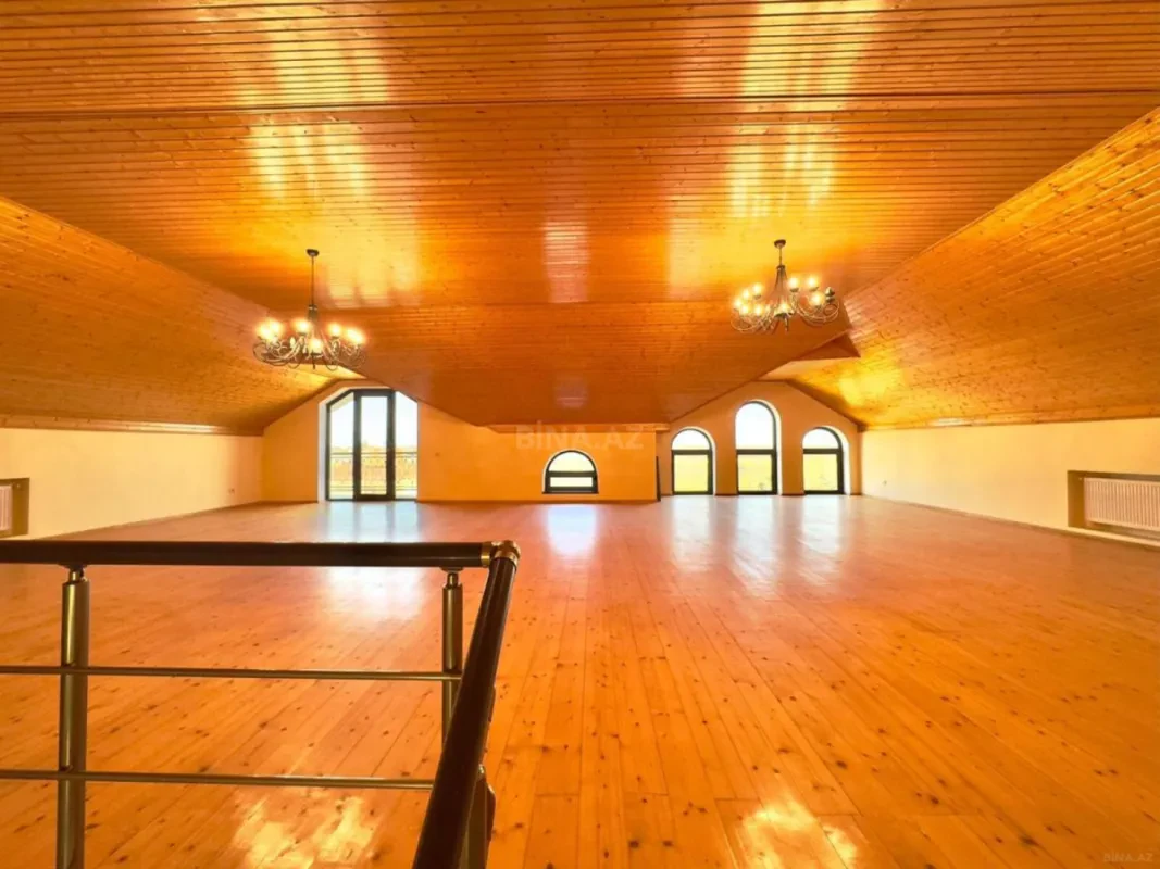 Satılır 7 otaqlı həyət evi 365 m²