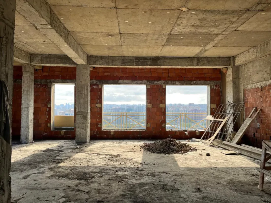 Satılır 10 otaqlı mənzil 600 m²