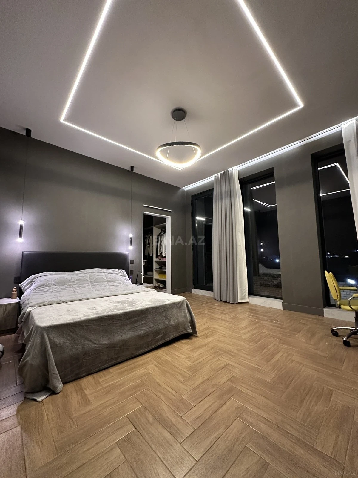 Satılır 6 otaqlı həyət evi 300 m²
