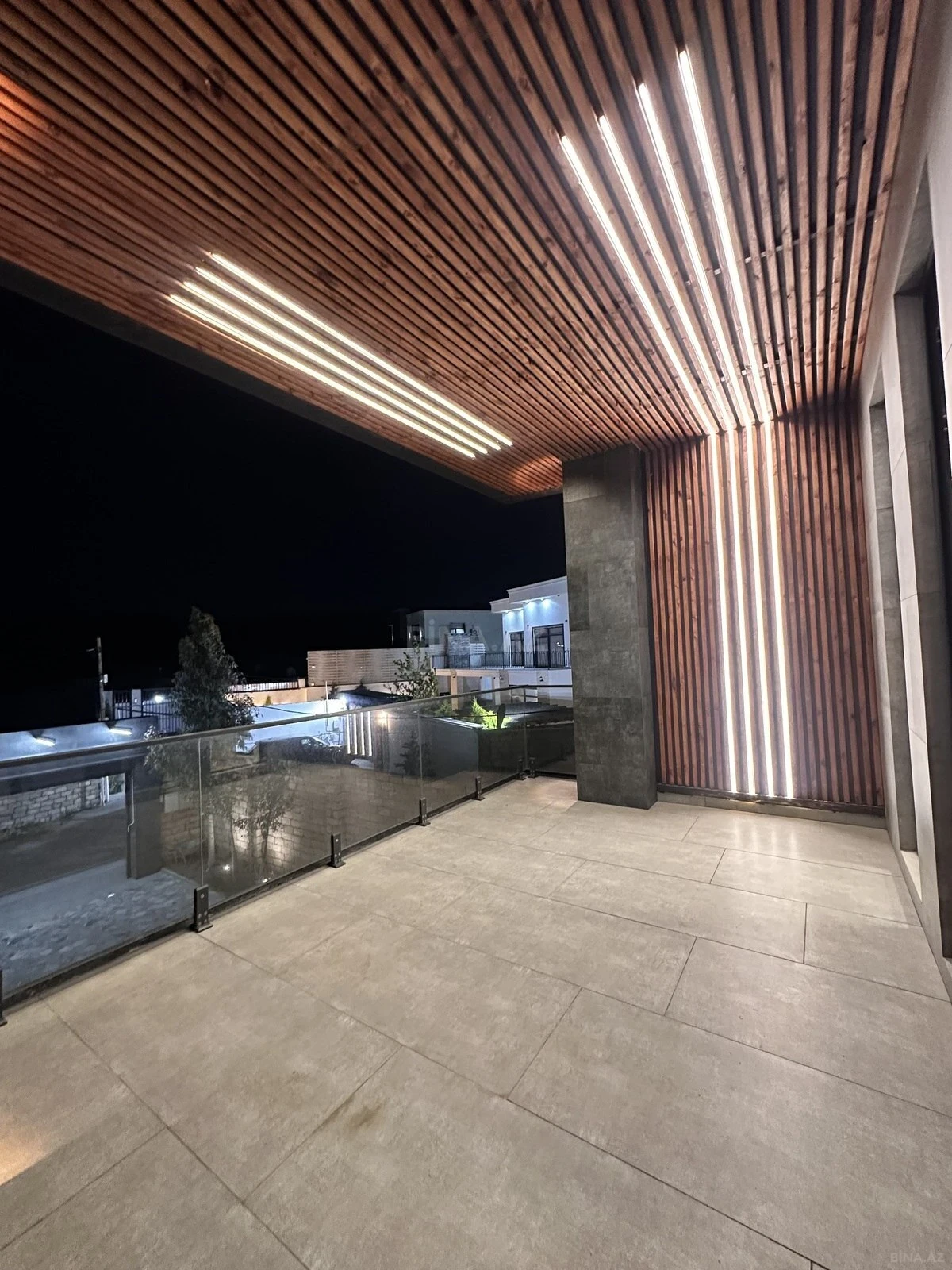 Satılır 6 otaqlı həyət evi 300 m²
