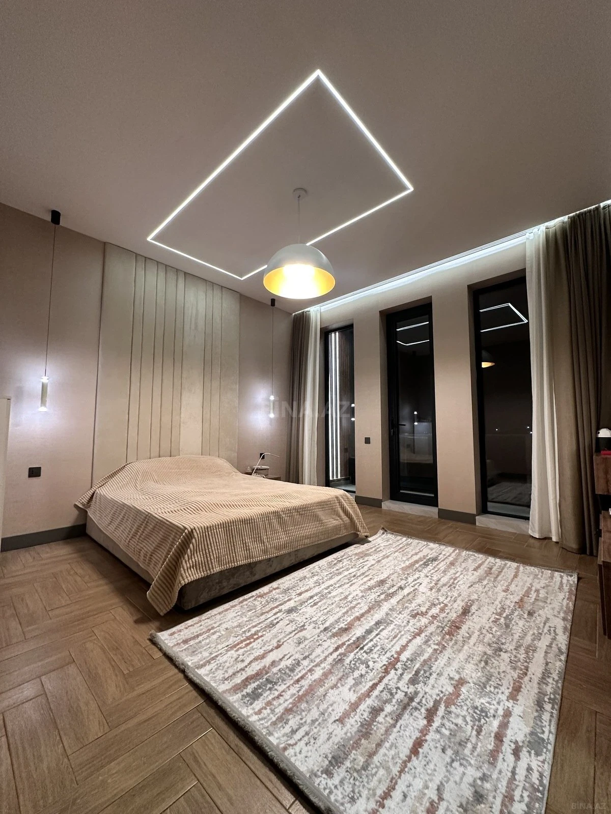 Satılır 6 otaqlı həyət evi 300 m²