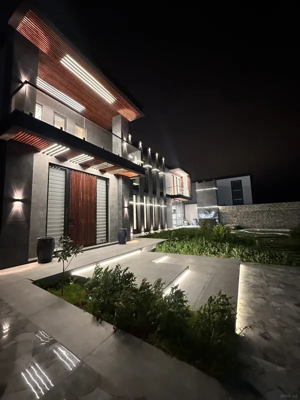 Satılır 6 otaqlı həyət evi 300 m²