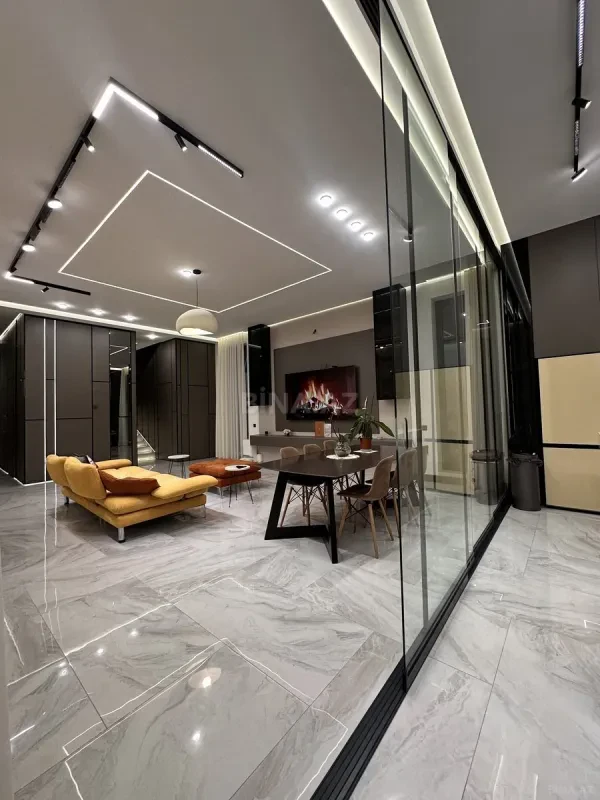 Satılır 6 otaqlı həyət evi 300 m²