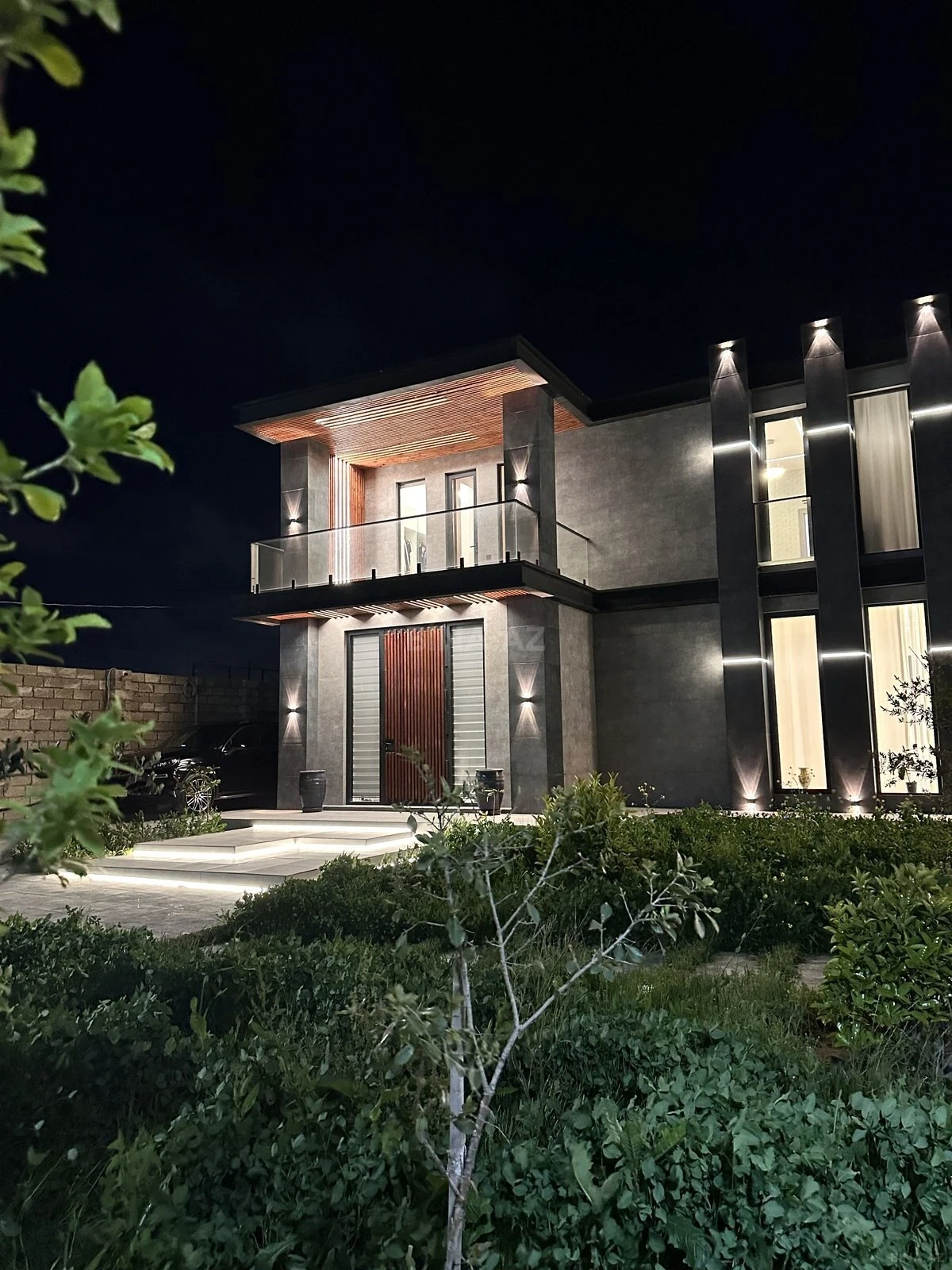 Satılır 6 otaqlı həyət evi 300 m²
