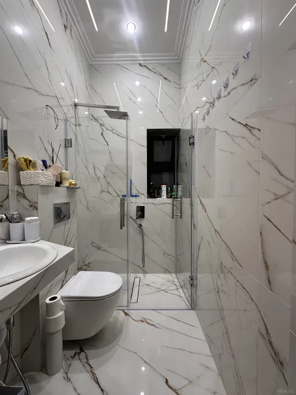 Satılır 6 otaqlı həyət evi 300 m²