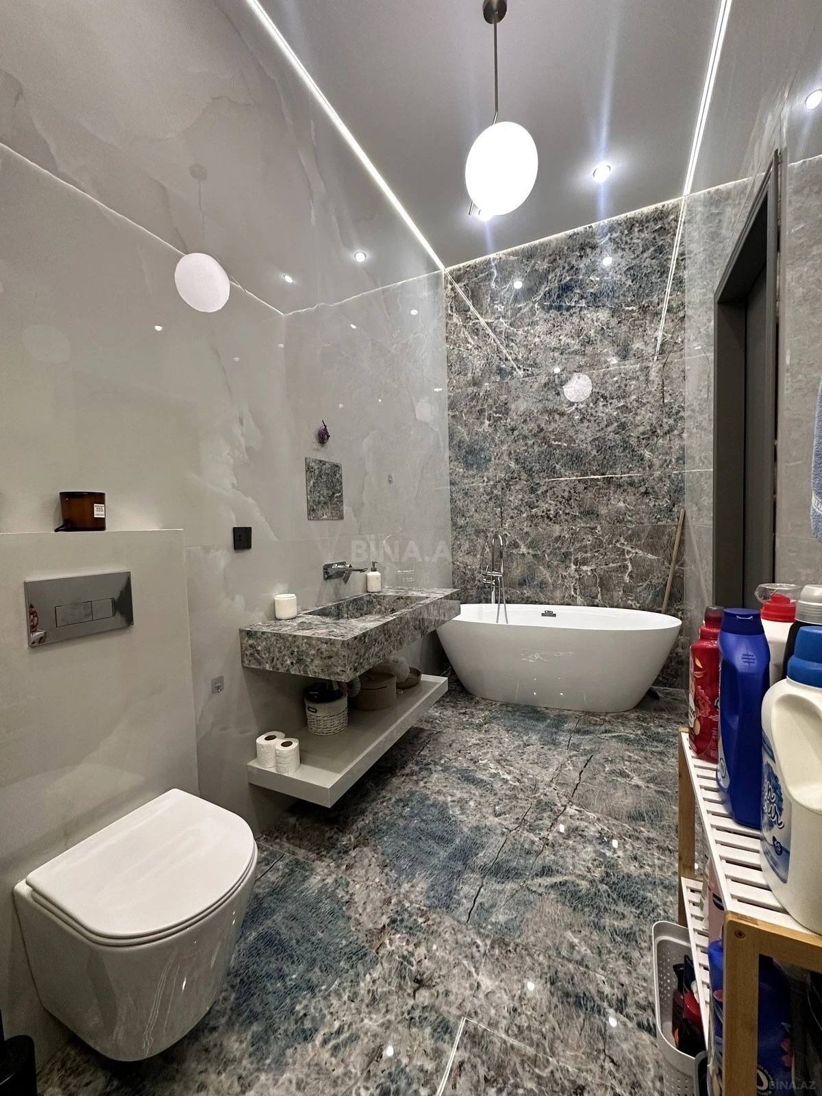 Satılır 6 otaqlı həyət evi 300 m²