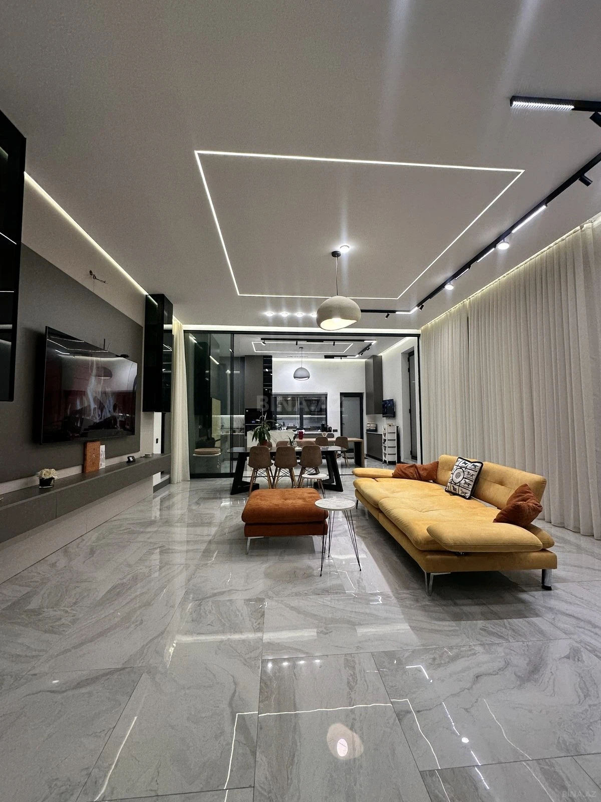 Satılır 6 otaqlı həyət evi 300 m²