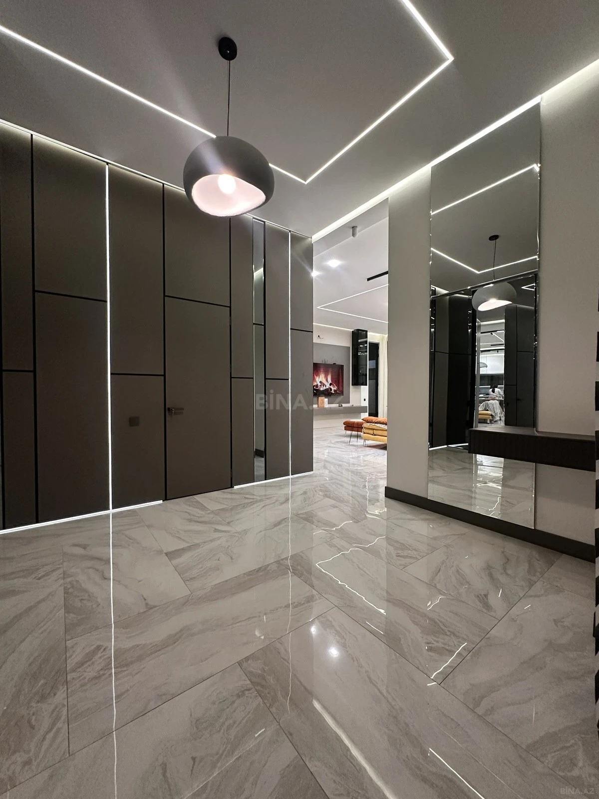 Satılır 6 otaqlı həyət evi 300 m²