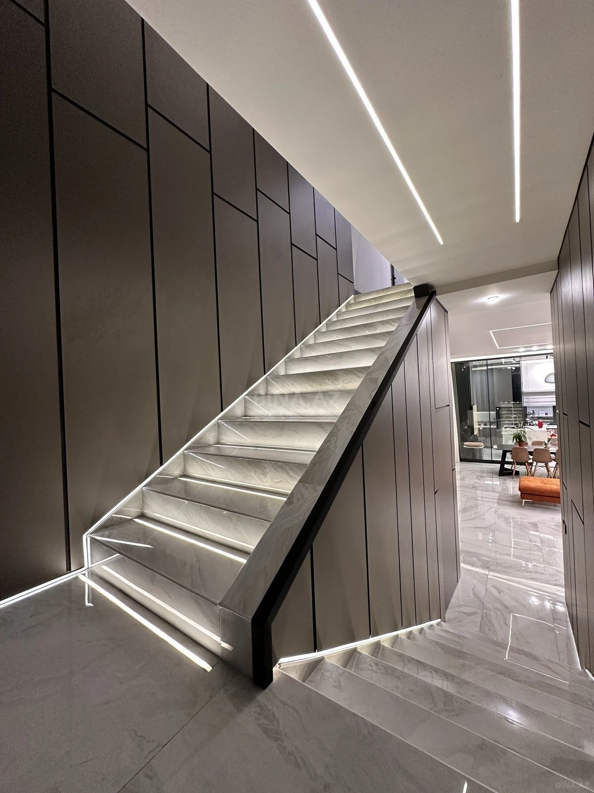Satılır 6 otaqlı həyət evi 300 m²