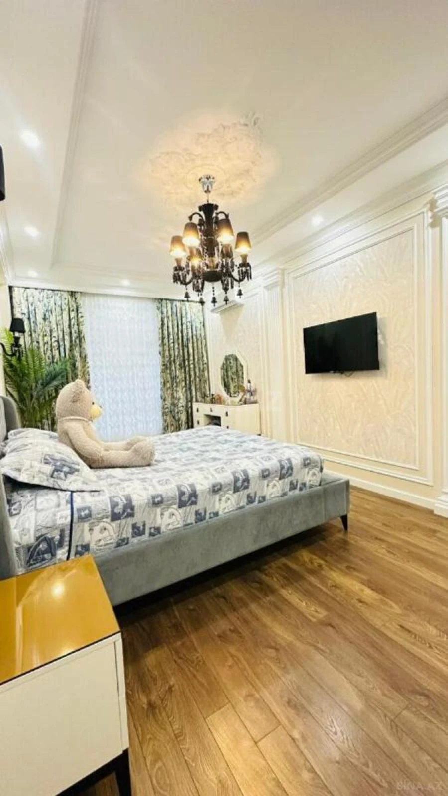 Satılır 3 otaqlı mənzil 165 m²