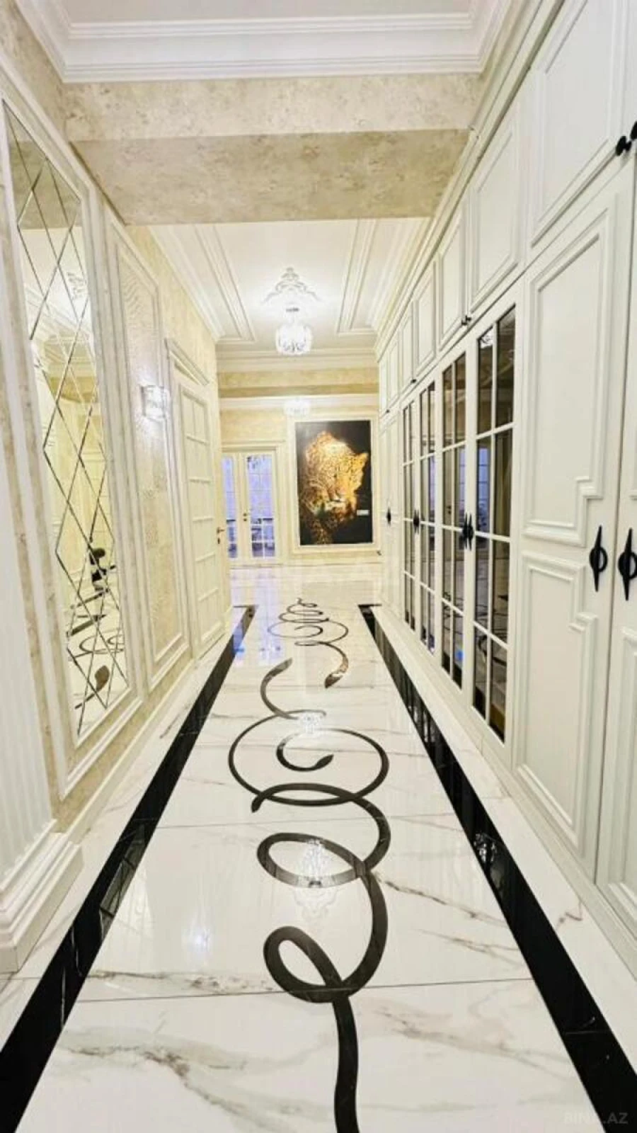 Satılır 3 otaqlı mənzil 165 m²