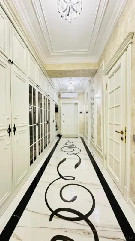 Satılır 3 otaqlı mənzil 165 m²