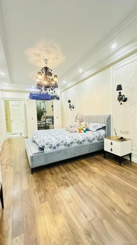 Satılır 3 otaqlı mənzil 165 m²