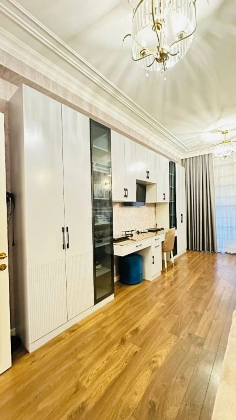 Satılır 3 otaqlı mənzil 165 m²