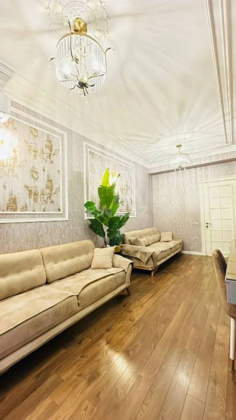 Satılır 3 otaqlı mənzil 165 m²